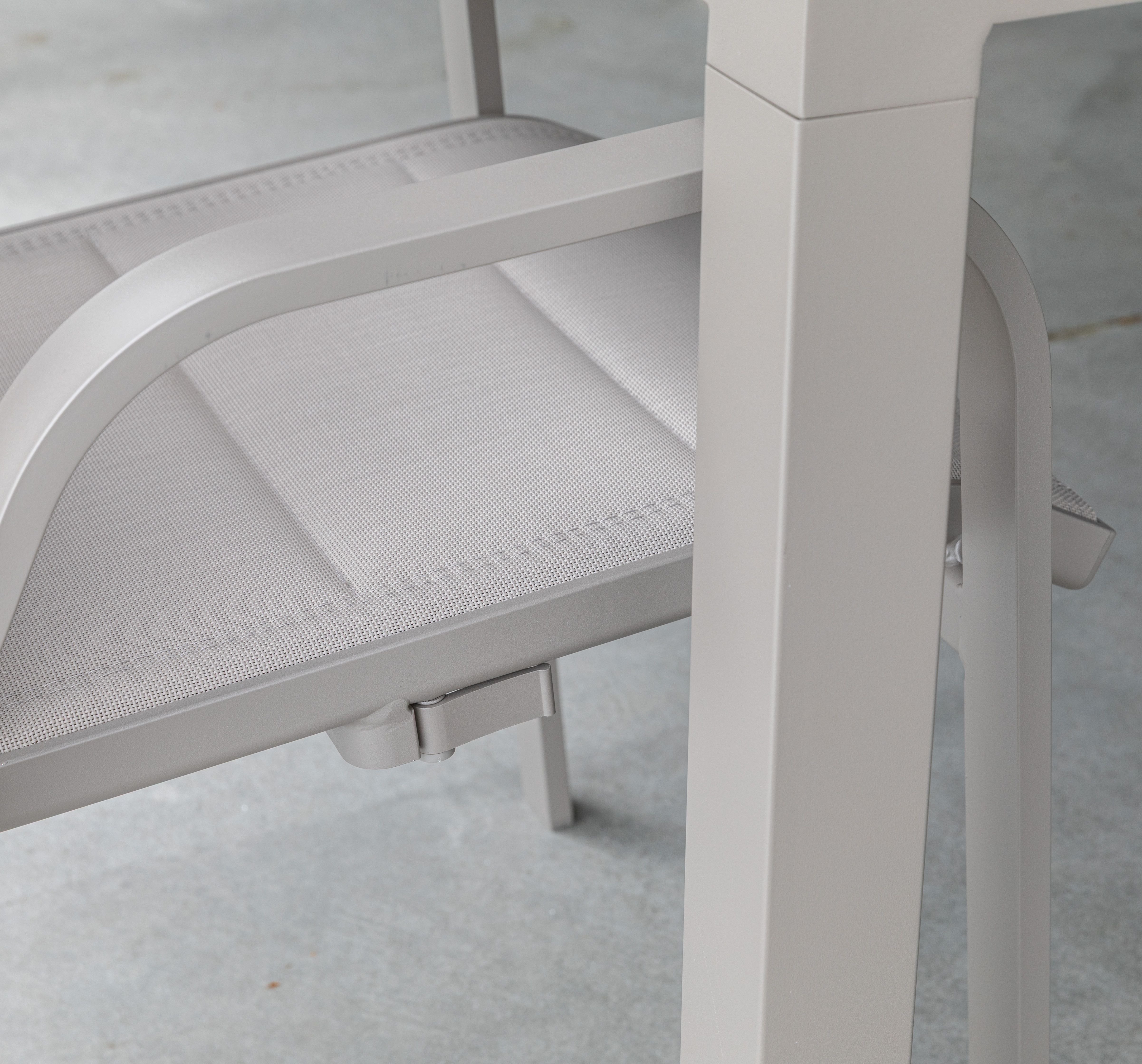 Le graisse matgrupp 200cm med le graisse positionsstol beige