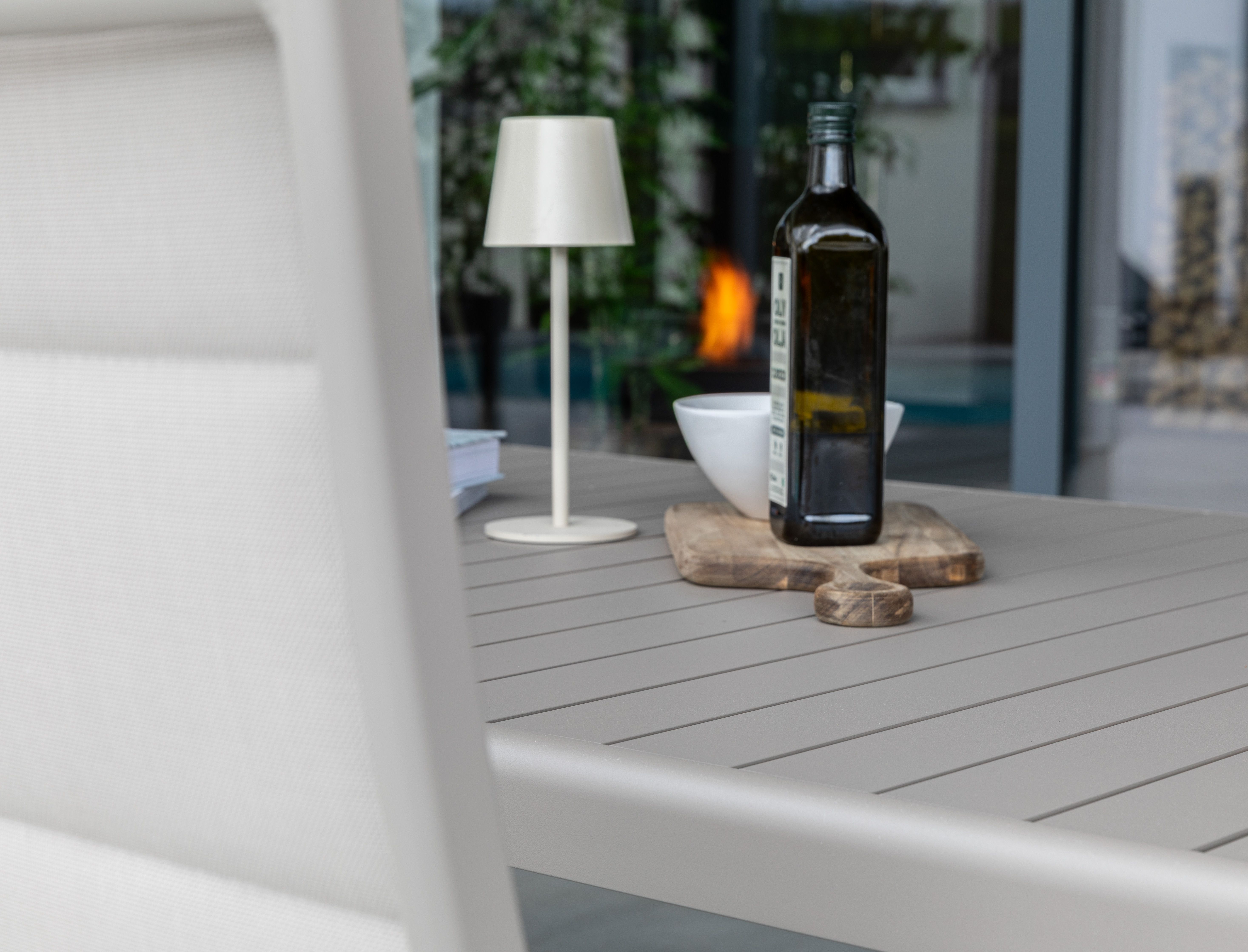 Le graisse matgrupp 200cm med le graisse positionsstol beige